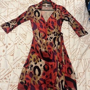 Diane Von Furstenberg DVF abstract silk leopard revelry print wrap dress size 2